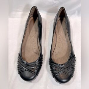 Natural Soul by Naturalizer “GIRLY” Black Flats